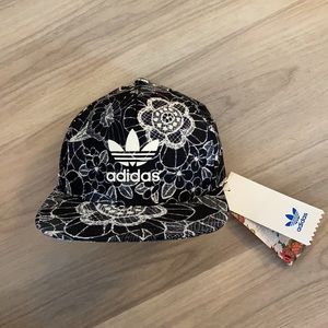 Brand New!! Adidas Original classic cap (exclusive collection)
